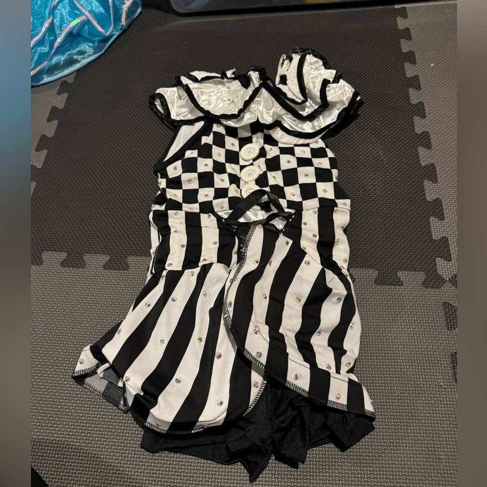 Weissman medium child dance costume